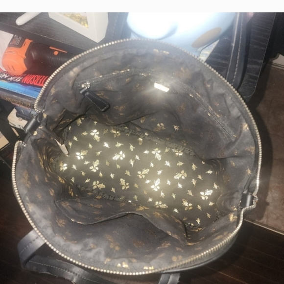 VERY RARE VINTAGE BETSEY JOHNSON SKULL SATCHEL - Picture 3 of 10